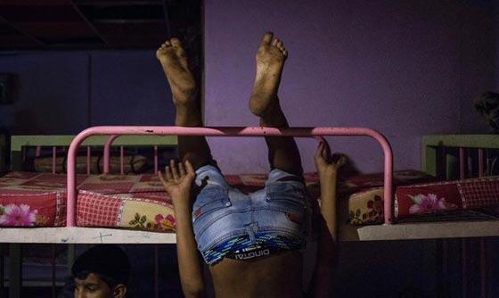 الامل يطرق ابواب ايتام العراق.. في صور تتحدى الموت صورة رقم 6