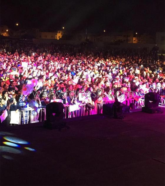  فيديو عاصي الحلاني يشعل مسرح موازين ويعتذر عن أغنية  الساطة صورة رقم 4