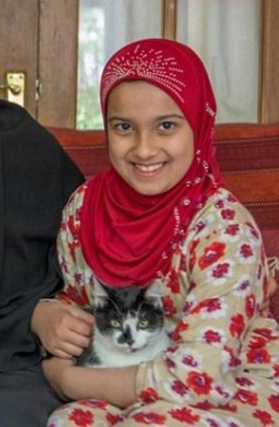 بريطانية تصطحب ابنتيها لاداء العمرة رغم انف القضاء!! صورة رقم 3