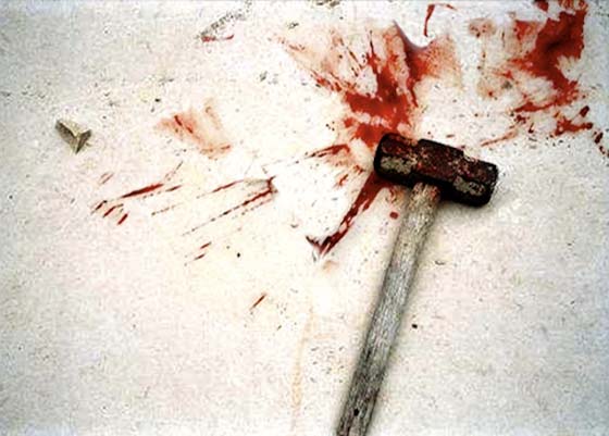  شاب يقتل جدته السبعينية بمطرقة ويدعي الدفاع عن النفس! صورة رقم 2