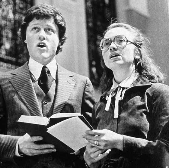 ترامب يبني دعايته الانتخابية على فضائح بيل كلينتون وتحرشه النساء صورة رقم 20