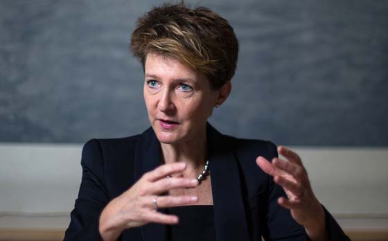 5000 يورو غرامة قد تفرض على طالبين مسلمين يرفضان مصافحة معلماتهما صورة رقم 5