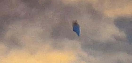  كاميرا ترصد جسما غريبا يحلق فوق قاعدة عسكرية امريكية.. فيديو صورة رقم 1