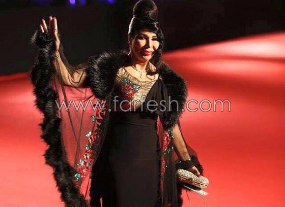 فنانات ظهرن بفساتين غريبة اثارت السخرية، منهن يسرا ومريم حسين صورة رقم 7