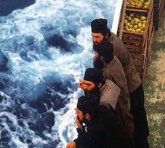 بوتين في جبل آثوس المقدس المحرّم على الاناث والحيوانات زيارته صورة رقم 1