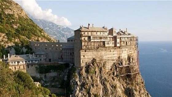 بوتين في جبل آثوس المقدس المحرّم على الاناث والحيوانات زيارته صورة رقم 6