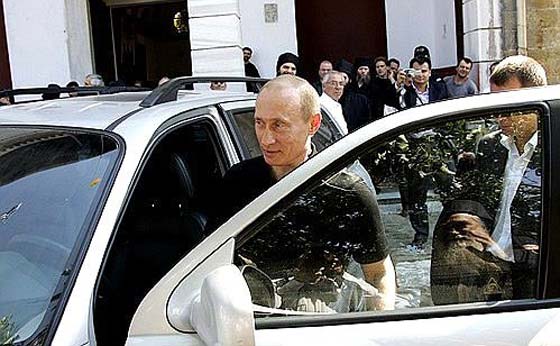 بوتين في جبل آثوس المقدس المحرّم على الاناث والحيوانات زيارته صورة رقم 10