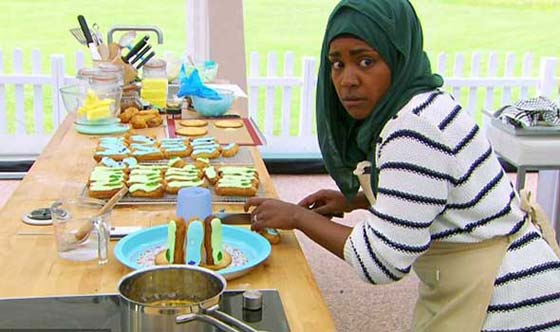 صانعة كعكة الملكة اليزابيت تروي معاناتها مع الاسلاموفوبيا  صورة رقم 6