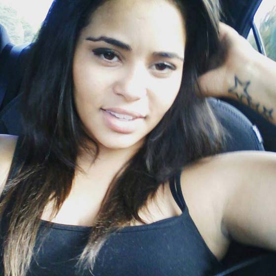 المجرمة الجذابة.. اتهمت بالسطو والخطف لكنها سرقت قلوب الملايين صورة رقم 4