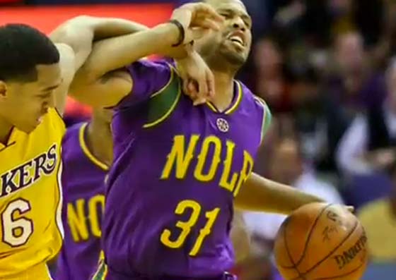 لاعب كرة سلة امريكي دخل منزلا بالخطأ فقتل بالرصاص صورة رقم 2