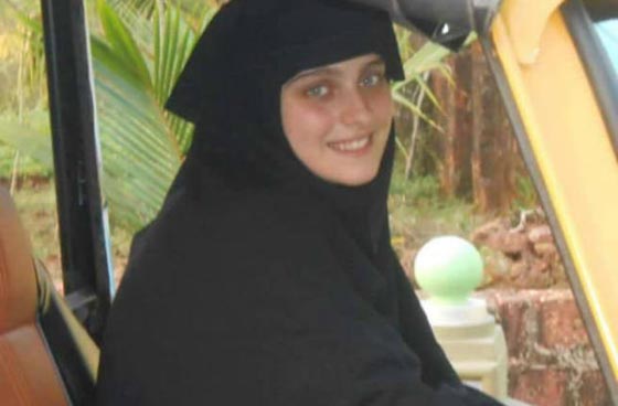 الاسلام يبهر ابنة سياسي ايطالي شهير.. يدفعها لاعتناقه وتغيير اسمها صورة رقم 1