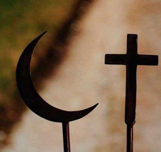 جدل بين المحكمة الاوروبية وحقوق الانسان.. بسبب الصليب والحجاب صورة رقم 3