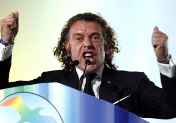 الاسلام يبهر ابنة سياسي ايطالي شهير.. يدفعها لاعتناقه وتغيير اسمها صورة رقم 8