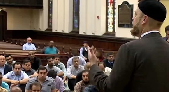 مسلمو اميركا للدواعش: انتم تحرقون القرآن وتسيئون لديننا صورة رقم 4