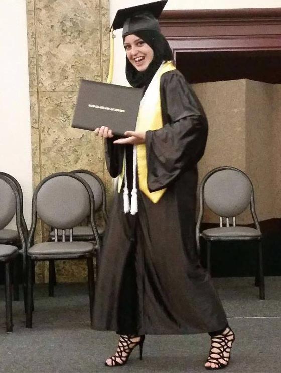 اميركا تنتفض.. والسبب قبول طالبة محجبة في كلية عسكرية صورة رقم 3