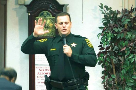 اميركا تنتفض.. والسبب قبول طالبة محجبة في كلية عسكرية صورة رقم 7