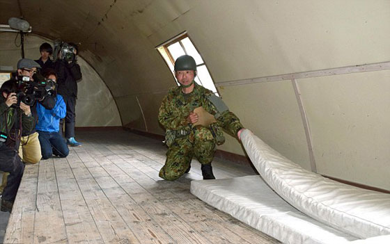 أنا جائع.. اول كلمة تلفظ بها الطفل الياباني لحظة العثور عليه بعد 6 ايام صورة رقم 5