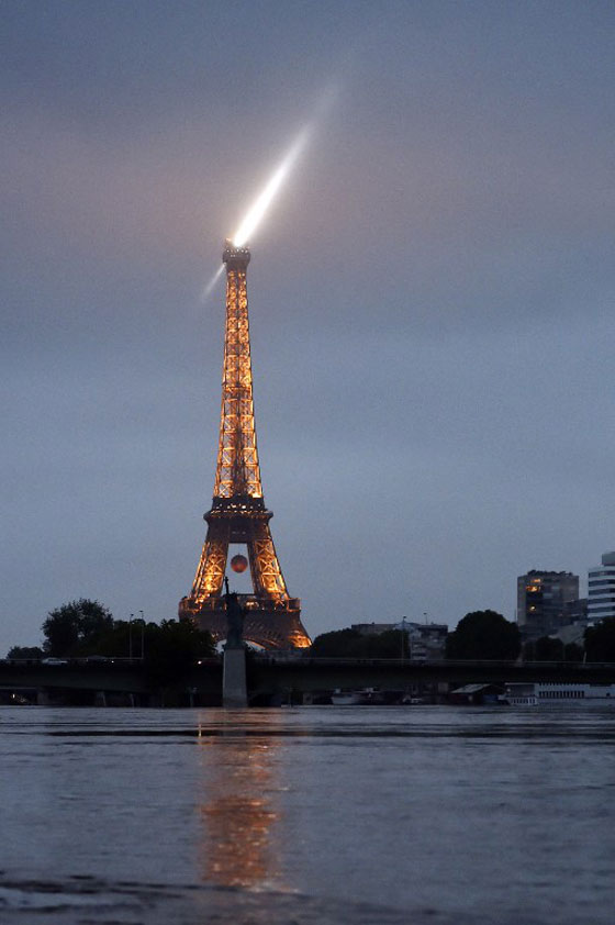  من ينقذ الموناليزا واللوفر؟! متاحف باريس تغرق بمياه الفيضانات صورة رقم 9