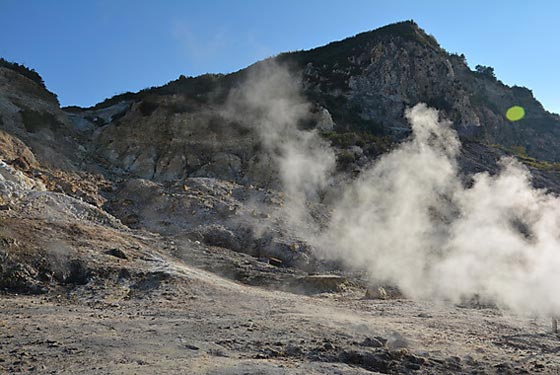 اهالي مدينة يتعايشون مع ثلاثين بركانا..تعلم منهم صورة رقم 5 اهالي مدينة يتعايشون مع ثلاثين بركانا..تعلم منهم صورة رقم 5