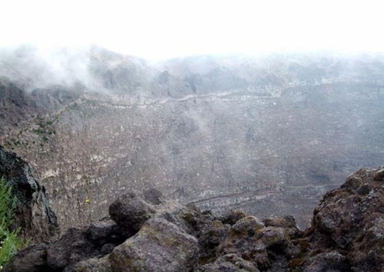 اهالي مدينة يتعايشون مع ثلاثين بركانا..تعلم منهم صورة رقم 4 اهالي مدينة يتعايشون مع ثلاثين بركانا..تعلم منهم صورة رقم 4