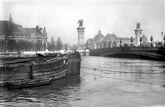  فيضانات باريس تعيد الى الذاكرة غرق المدينة شهرا كاملا عام 1910 صورة رقم 7