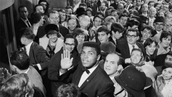 محمد علي طار كالفراش ولسع كالنحل واصاب الهدف ونطق بالحكمة صورة رقم 6