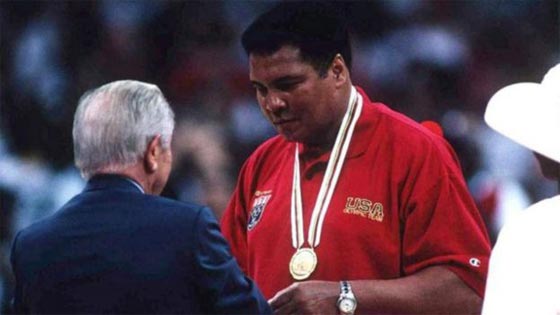 محمد علي طار كالفراش ولسع كالنحل واصاب الهدف ونطق بالحكمة صورة رقم 13