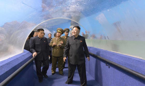 روايات واقاويل عن عائلة الزعيم الكوري.. منها انها لا تدخل الحمّام!! صورة رقم 2 روايات واقاويل عن عائلة الزعيم الكوري.. منها انها لا تدخل الحمّام!! صورة رقم 2