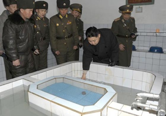 روايات واقاويل عن عائلة الزعيم الكوري.. منها انها لا تدخل الحمّام!! صورة رقم 5 روايات واقاويل عن عائلة الزعيم الكوري.. منها انها لا تدخل الحمّام!! صورة رقم 5