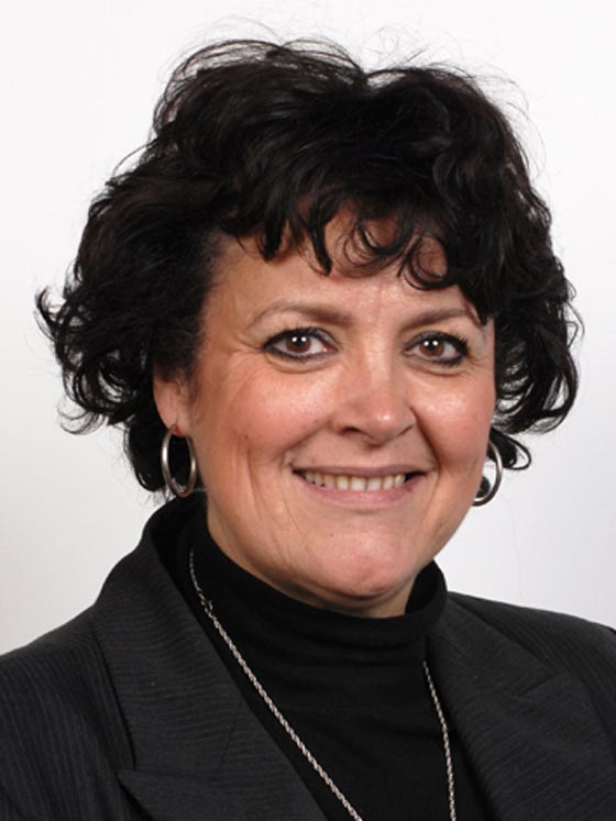 محلات تشغيل المحجبات تتعرض لحملة مسعورة من عمدة فرنسية صورة رقم 1