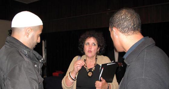 محلات تشغيل المحجبات تتعرض لحملة مسعورة من عمدة فرنسية صورة رقم 6