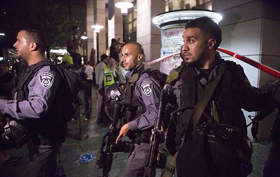 تل ابيب: رصاص فلسطينيين يصرع 4 اسرائيليين ونتنياهو يستشيط صورة رقم 24