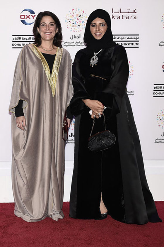 السفيرة الامريكية في الدوحة تعتذر عن انتشار فيلم مسيء للقطريين صورة رقم 7