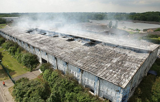  شجار على وجبات افطار يتسبب باحراق مخيم للاجئين في المانيا صورة رقم 3