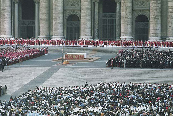  بالصور والفيديو.. اكبر الجنازات التي شهدها التاريخ صورة رقم 2