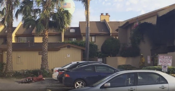 مصرع شخصين في اصطدام طائرة ببناية سكنية في كاليفورنيا صورة رقم 5