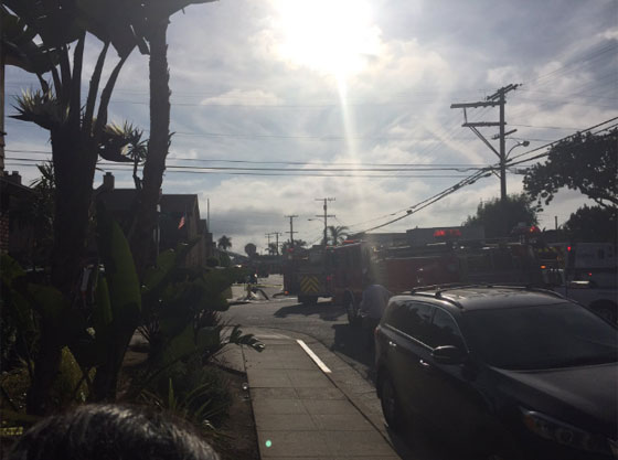 مصرع شخصين في اصطدام طائرة ببناية سكنية في كاليفورنيا صورة رقم 10