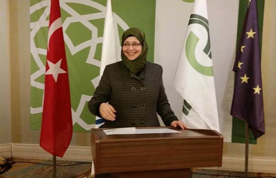 سمية عبد القادر. سجلو هذا الاسم. اول مسلمة برلمانية في ميلانو الايطالية صورة رقم 2