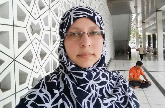 سمية عبد القادر. سجلو هذا الاسم. اول مسلمة برلمانية في ميلانو الايطالية صورة رقم 3