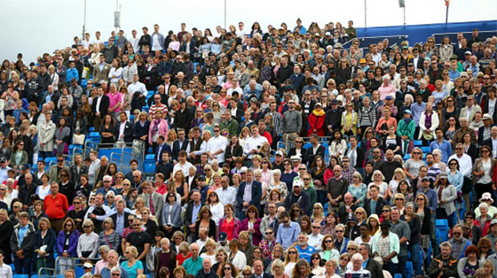 العالم يقف دقيقة صمت وحداد على ضحايا مجزرة اورلاندو صورة رقم 8 العالم يقف دقيقة صمت وحداد على ضحايا مجزرة اورلاندو صورة رقم 8