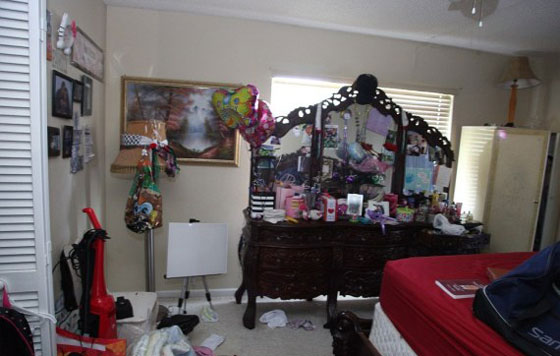 فيديو لمنزل منفذ مجزرة اورلاندو.. كيف عاش حياته وما هي اهتمامته؟ صورة رقم 1 فيديو لمنزل منفذ مجزرة اورلاندو.. كيف عاش حياته وما هي اهتمامته؟ صورة رقم 1