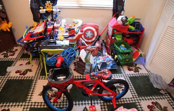 فيديو لمنزل منفذ مجزرة اورلاندو.. كيف عاش حياته وما هي اهتمامته؟ صورة رقم 8 فيديو لمنزل منفذ مجزرة اورلاندو.. كيف عاش حياته وما هي اهتمامته؟ صورة رقم 8