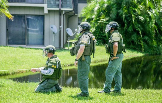 فيديو لمنزل منفذ مجزرة اورلاندو.. كيف عاش حياته وما هي اهتمامته؟ صورة رقم 18 فيديو لمنزل منفذ مجزرة اورلاندو.. كيف عاش حياته وما هي اهتمامته؟ صورة رقم 18