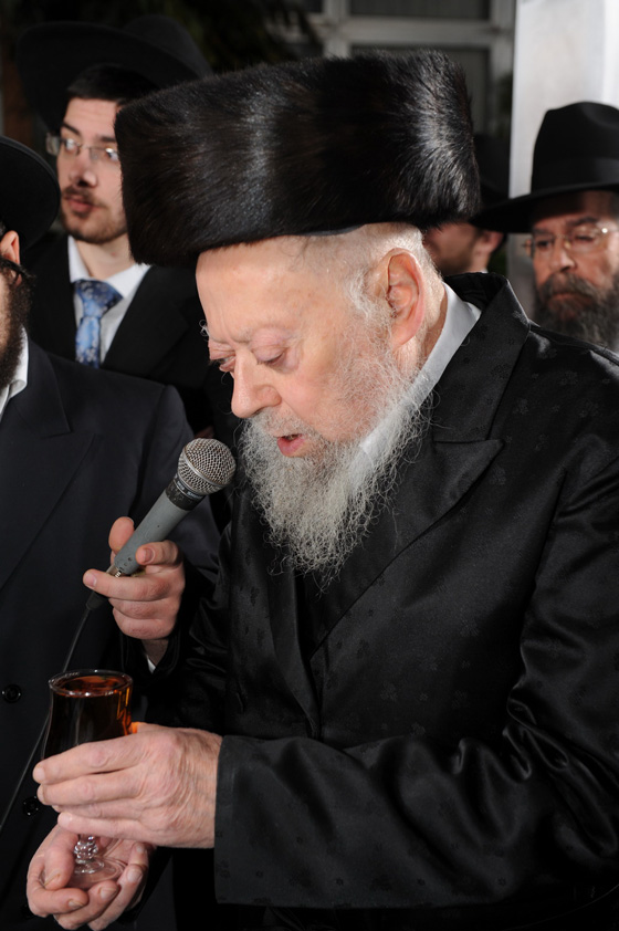 اسرائيل: منع الفتيات من ركوب الدراجات الهوائية بامر حاخامي!! صورة رقم 1