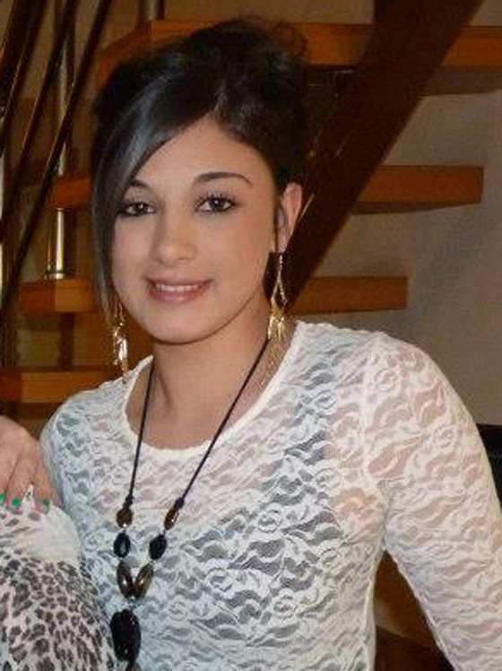 اخبرها انه خدعها فدفعته للتطاير في الهواء على طريقة الجمباز صورة رقم 10