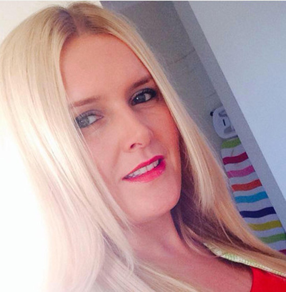 اخبرها انه خدعها فدفعته للتطاير في الهواء على طريقة الجمباز صورة رقم 14