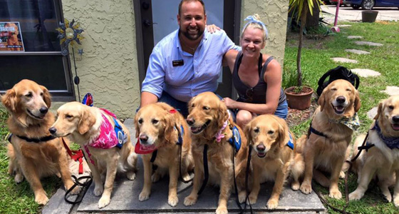 مواساة غير تقليدية لأسر ضحايا اورلاندو..بطابع الكلاب صورة رقم 1