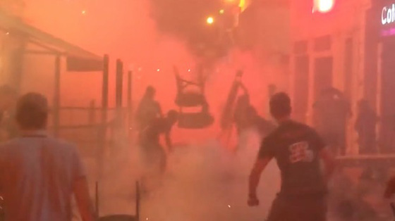 شغب انكليزي في فرنسا يسفر عن اصابات واعتقالات بالعشرات صورة رقم 4