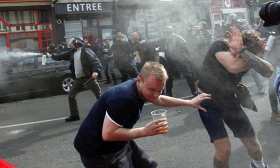 شغب انكليزي في فرنسا يسفر عن اصابات واعتقالات بالعشرات صورة رقم 8