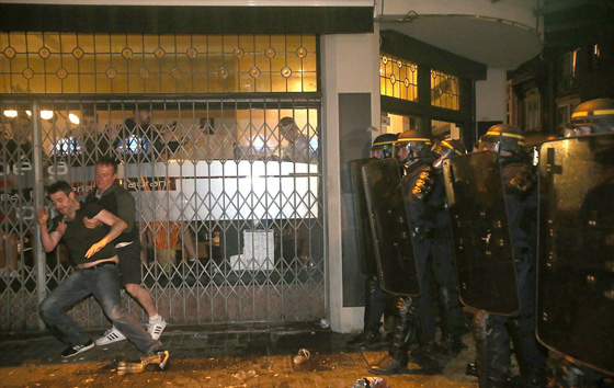 شغب انكليزي في فرنسا يسفر عن اصابات واعتقالات بالعشرات صورة رقم 15